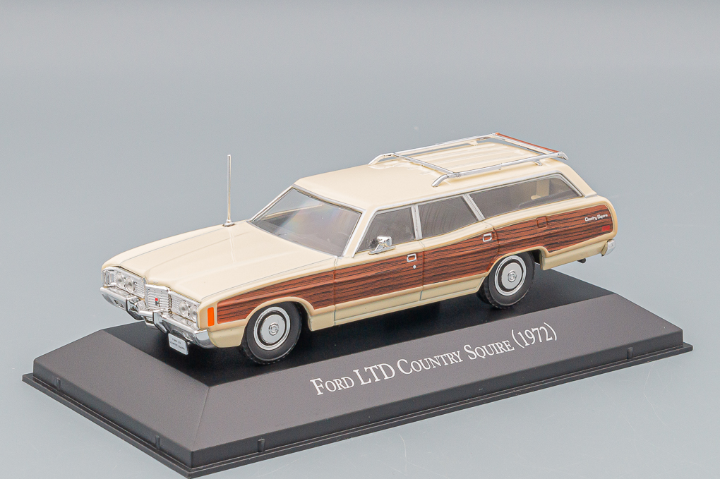 1:43 FORD LTD Country (1972), beige / brown - GRAU029