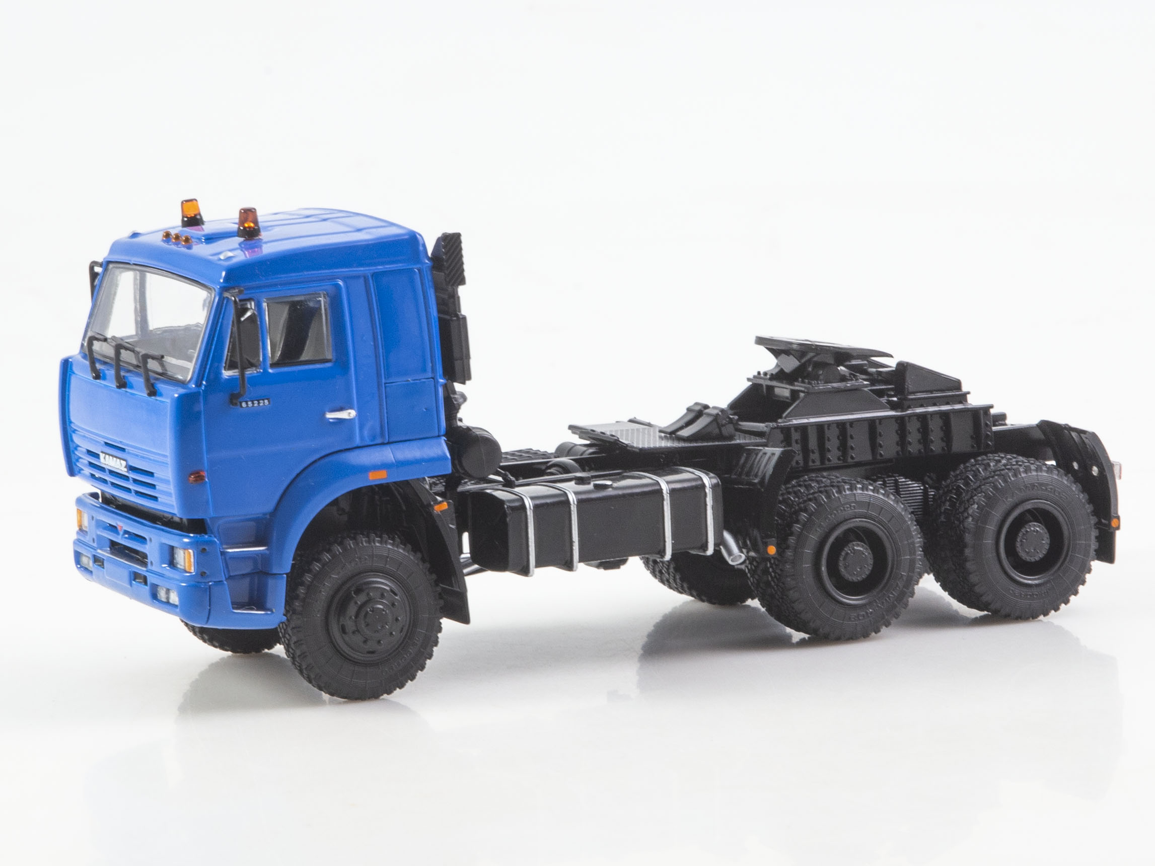 1:43 КАМАЗ 65225 седельный тягач, синий - 104172
