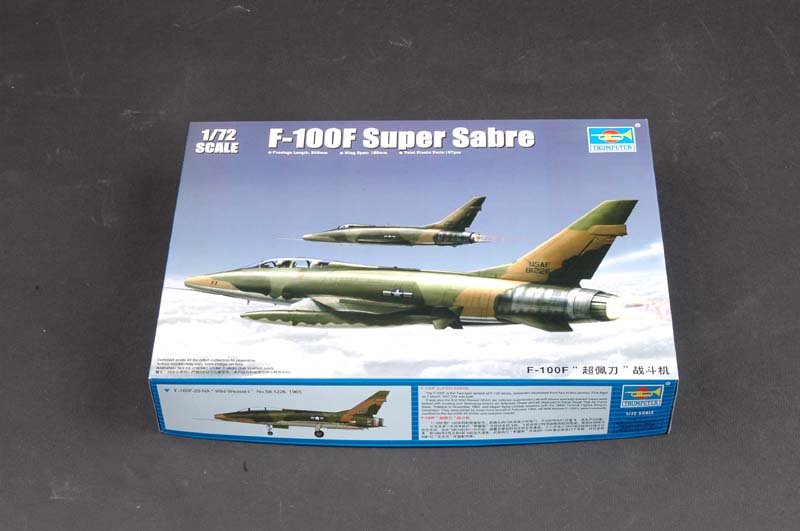 1:72 Сборная модель Американский истребитель F-100F SUPER SABRE - 01650