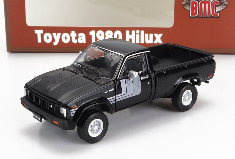 1:64 TOYOTA Hilux Pick-up (2006), black - BM64B0228LHD