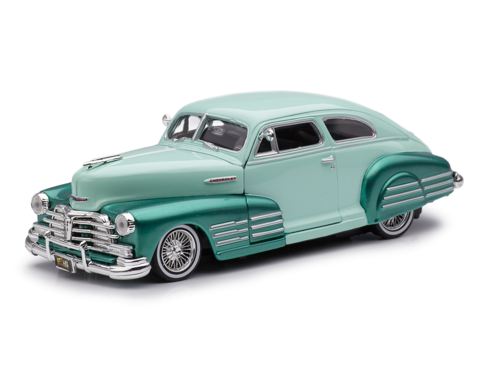 1:24 CHEVROLET Aerosedan Fleetline (1948), светло зеленый с темно зеленым - 79027