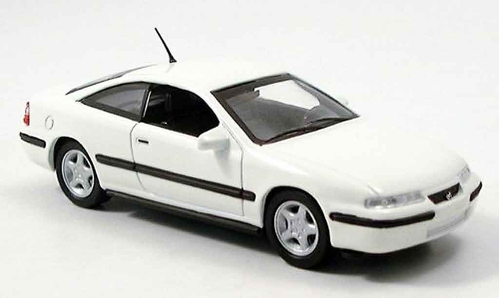 1:43 OPEL Calibra, white - DP015-X1