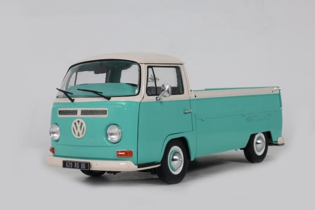 1:18 VOLKSWAGEN T2 Pick-up (1968), turquoise - S1809405