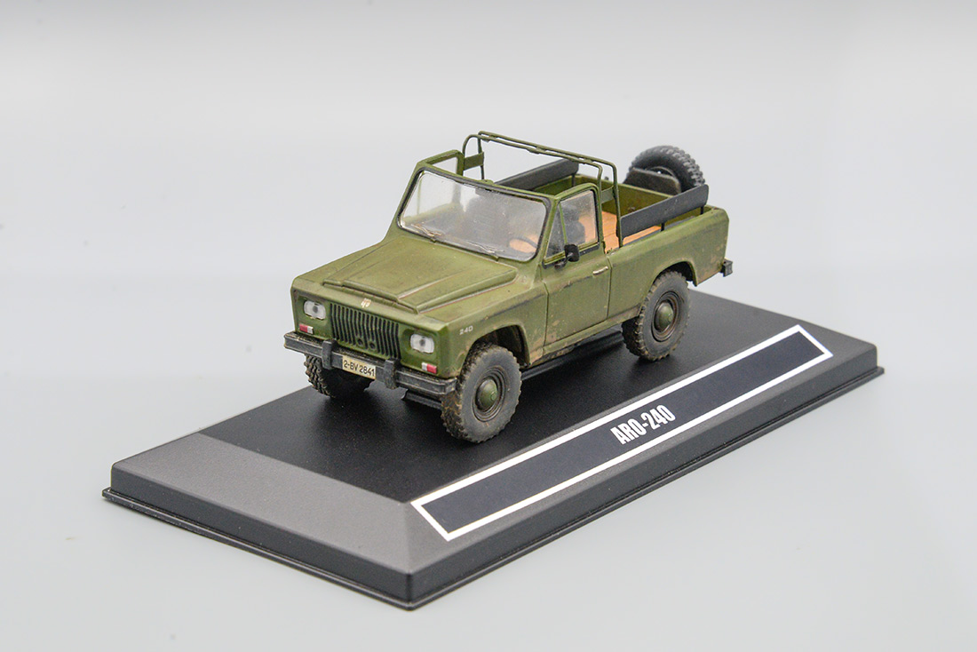 1:43 ARO 240 хаки, со следами эксплуатации - OF020-S2