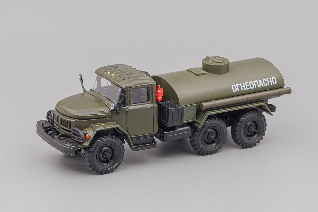 1:43 (Б/У) ЗИЛ 131 Топливозаправщик 'Огнеопасно', хаки - LOT01584