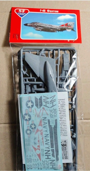 1:72 Сборная модель Самолет F-4B  'Фантом' - SF-72010