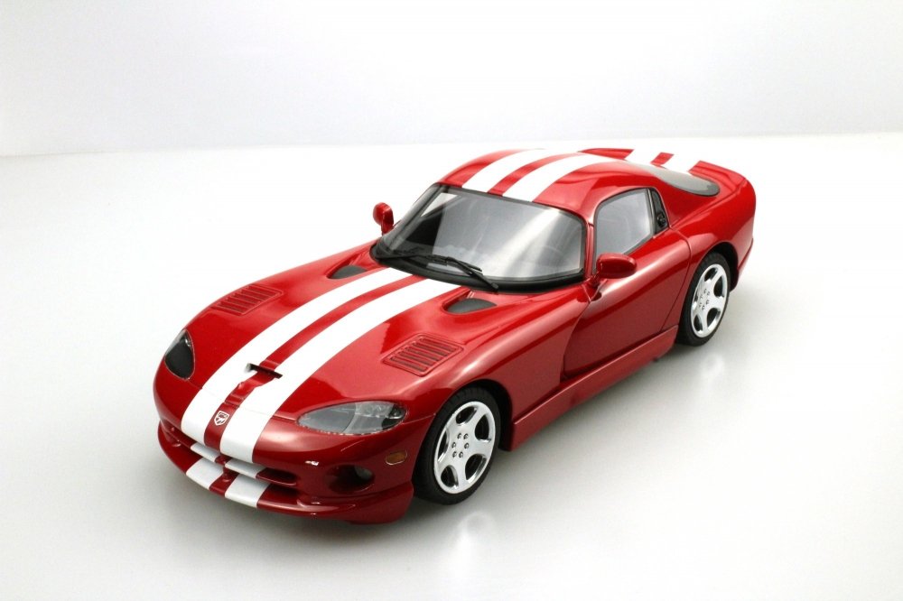 1:18 Dodge Viper GTS 1996 (red) - LS016B