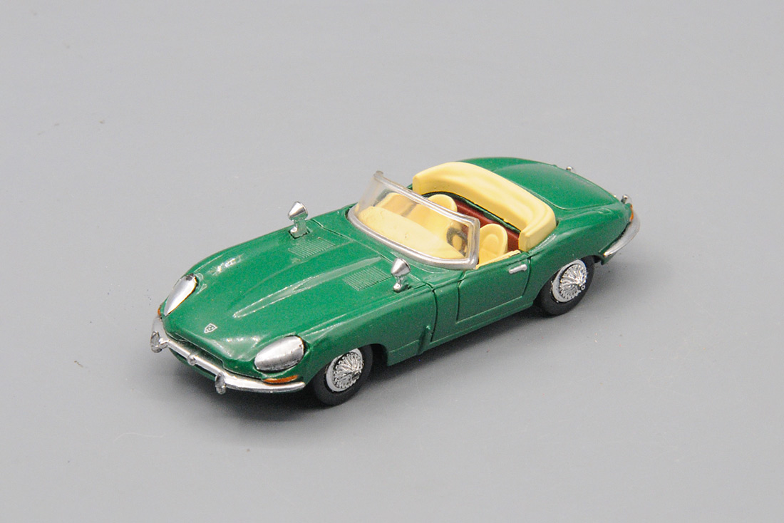 1:43 JAGUAR E Cabriolet (1961), green - 48839