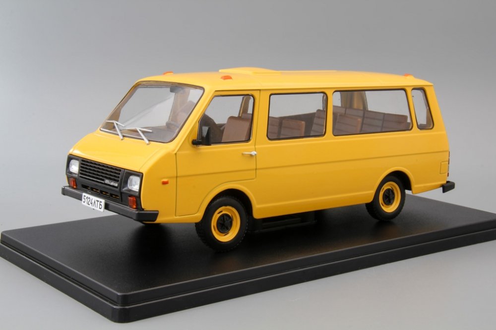 1:24 РАФ-22038, Легендарные Советские Автомобили 24, желтый - LSA024
