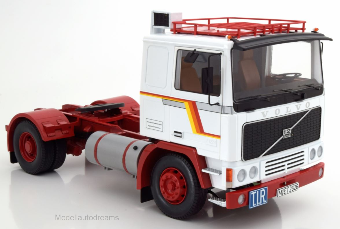 1:18 VOLVO F1220 1977 White / Red - RK180031