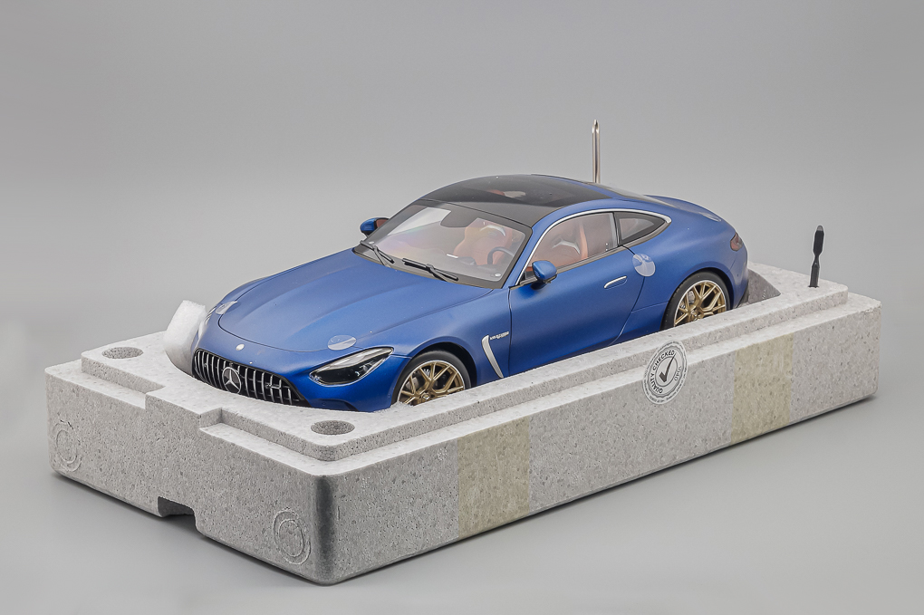1:12 (Уценка!) MERCEDES-BENZ AMG GT 63 C192 Coupe, matt blau-metallic - B66960586-Z1