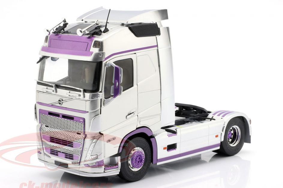 1:24 VOLVO FH Globetrotter XL Sattelzugmaschine (2023), silver / purple - S2400105