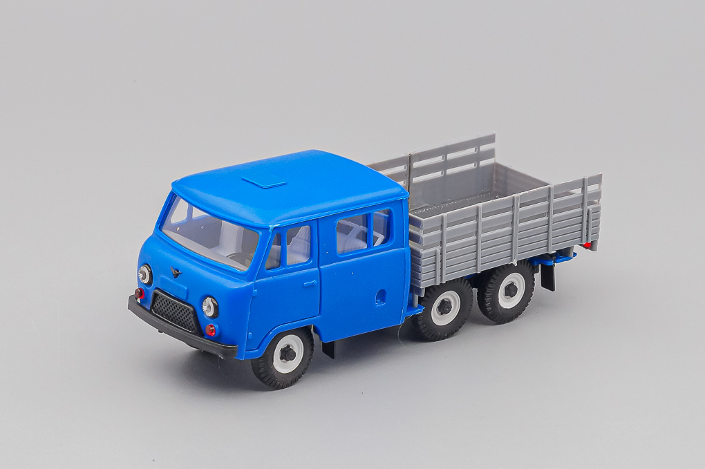 1:43 УАЗ 39094 3-х мост, синий / серый - 15972-14