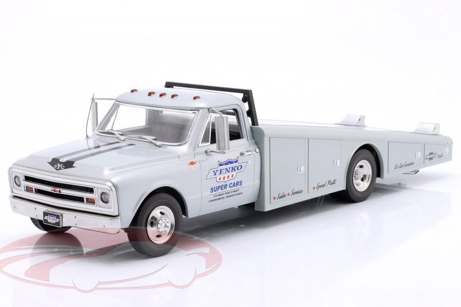 1:18 CHEVROLET C-30 Ramp Truck 'Yenko Super Cars' (1967), light grey - A1801712