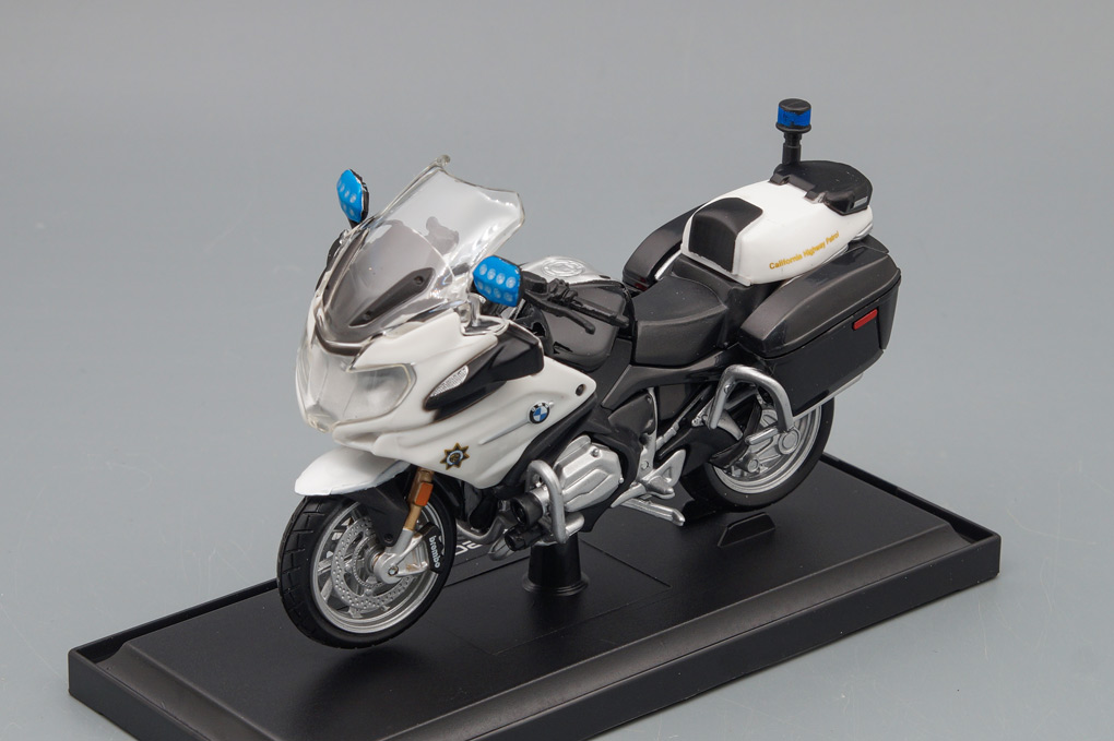 1:18 BMW R 1200 RT 'California Highway Patrol', black - 15953USHP