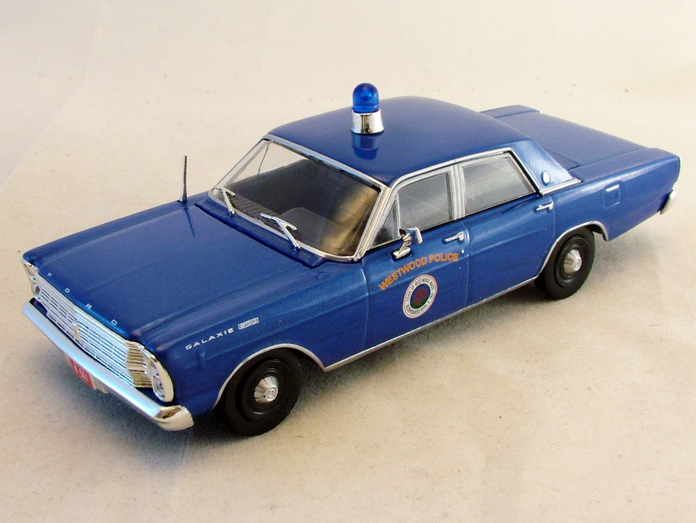1:43 FORD Galaxie 500 Полиция города Вествуд США (1965), Полицейские Машины Мира 46, синий - PCW046