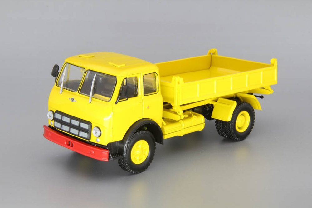 1:43 Минский-511А самосвал с боковой разгрузкой, желтый - H977
