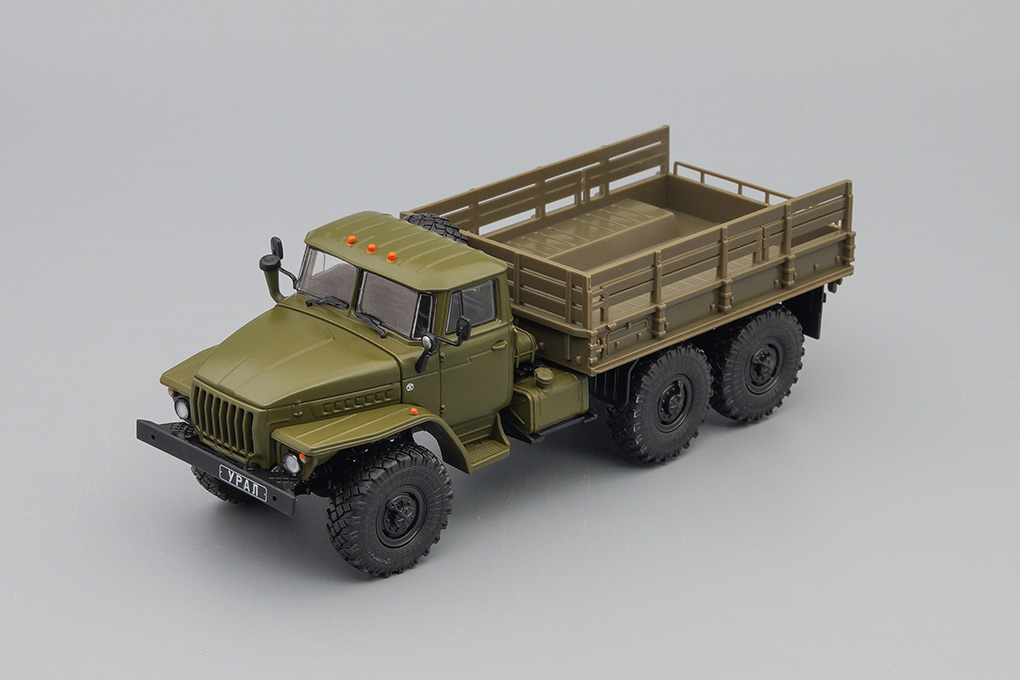 1:43 (Б/У) Уральский 4320 бортовой, Грузовики СССР 7, зеленый - ALS07-X4