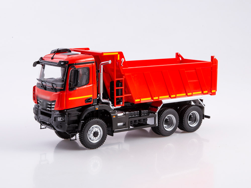 1:43 Камский-65952, красный - 103528