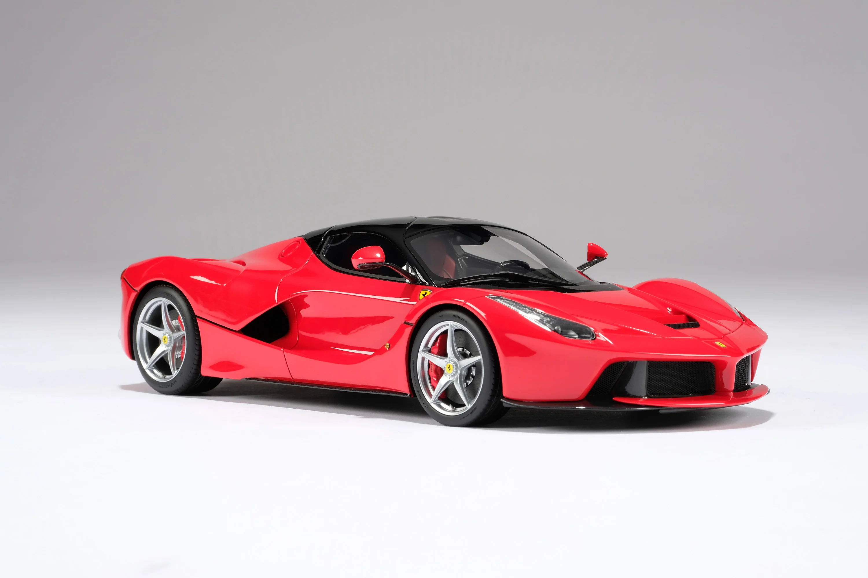 1:18 FERRARI LaFerrari, red - M6195