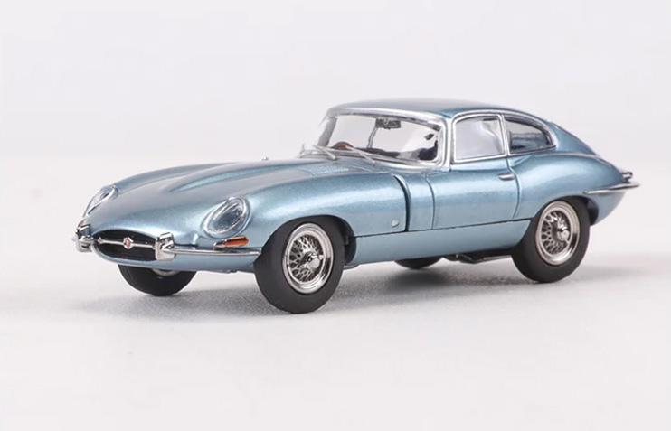 1:64 JAGUAR E-type HardTop (1961), light blue - 641217