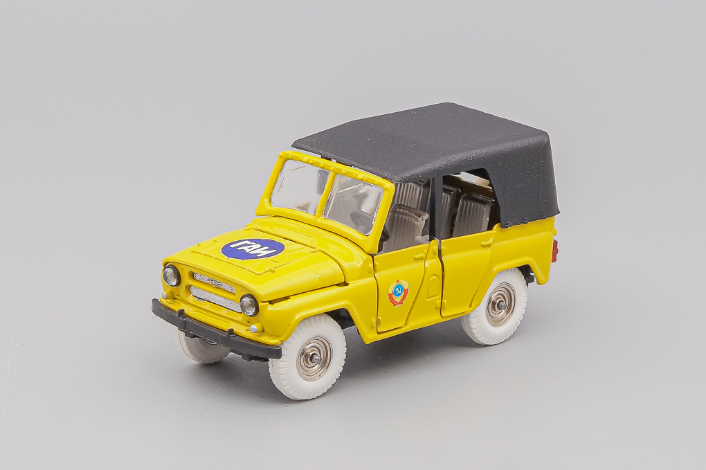 1:43 УАЗ 469 ГАИ, желтый - LOT01316