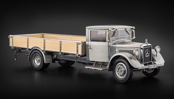 1:18 MERCEDES-BENZ LO 2750 1934-38 Clear Finish Version - M-171