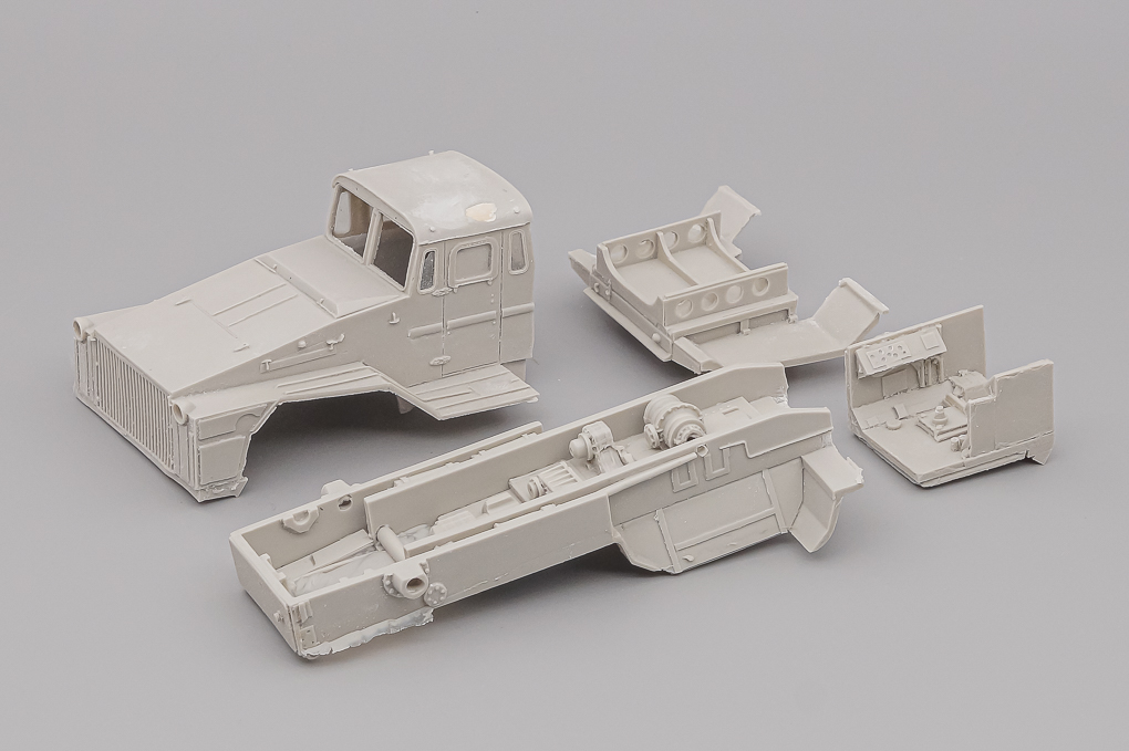1:43 Сборная модель МАЗ-538 (поздний, отвал сзади) - DNK240-1