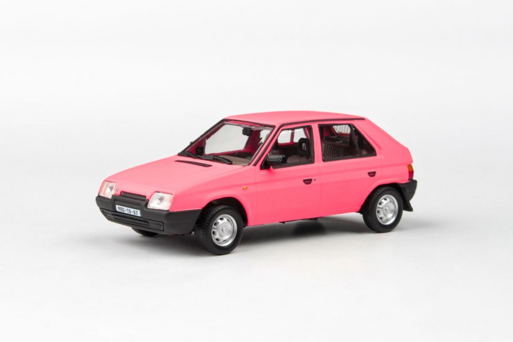 1:43 SKODA Favorit 136L 1988 Růžová Matná - 708BW