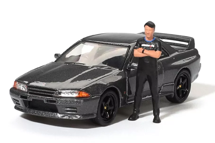 1:64 NISSAN Skyline GT-R (R32) Gunmetal  с фигуркой Matsuda - MGT00869-R
