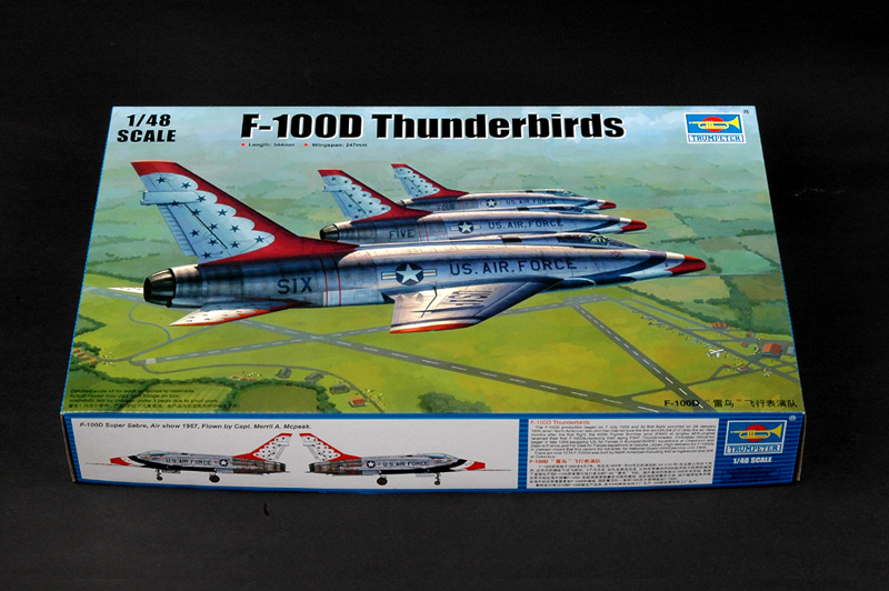 1:48 Сборная модель Американский истребитель F-100D SUPER SABRE (пилотажная группа Thunderbirds) - 02822