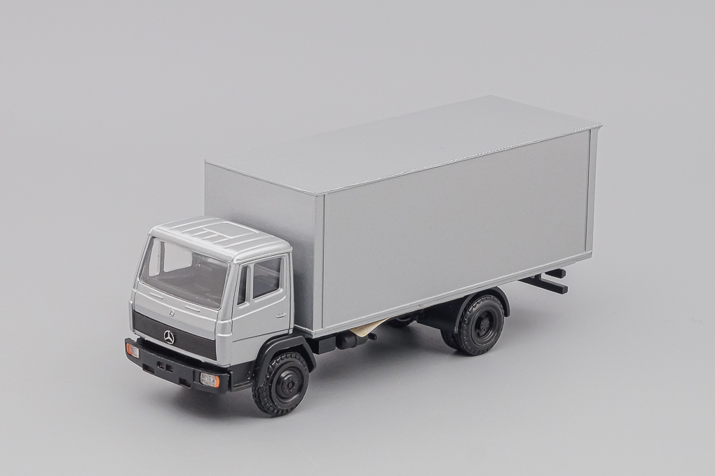 1:50 MERCEDES-BENZ Kastenwagen, silver - 250-X1