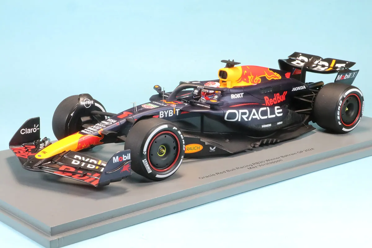 1:18 RED BULL Racing RB20 №1 Oracle Red Bull Racing  Winner Bahrain GP / Formula 1 World Champion Max Verstappen (2024) - 18S982