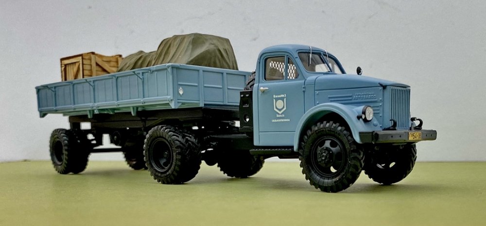 1:43 Автопоезд (63Д) с полуприцепом (707) груз в кузове - SL-205