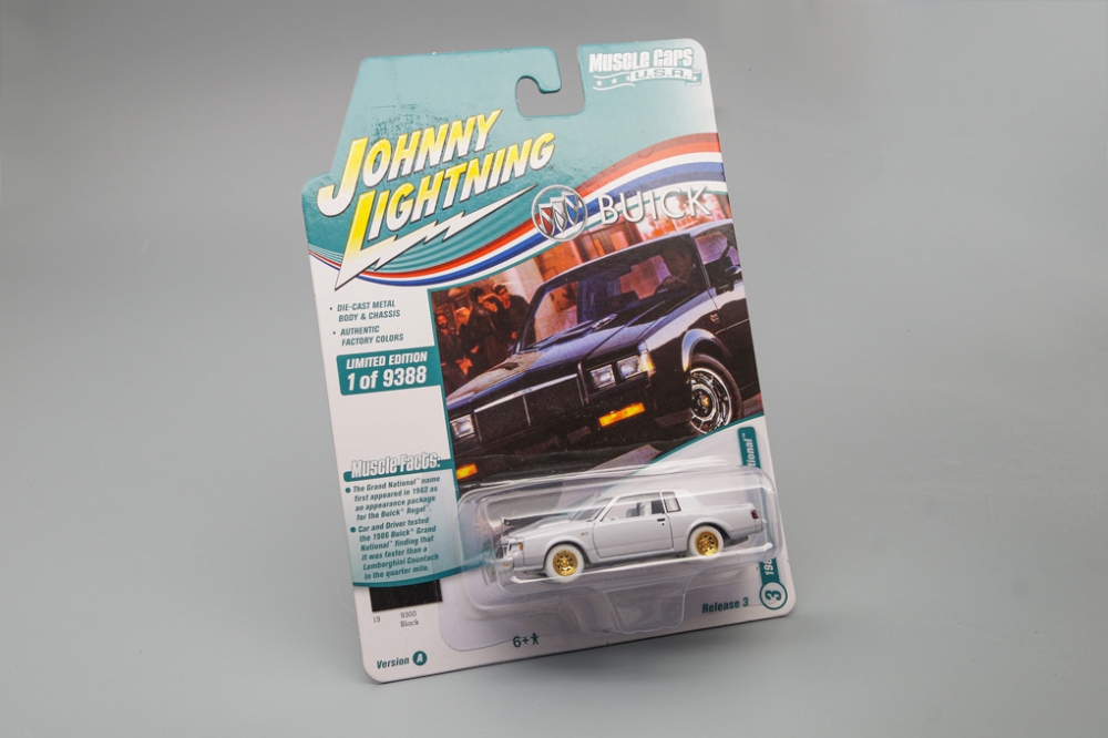 1:64 BUICK Grand National 1986 (WHITE LIGHTING!!!), white - JLSP174A-WL