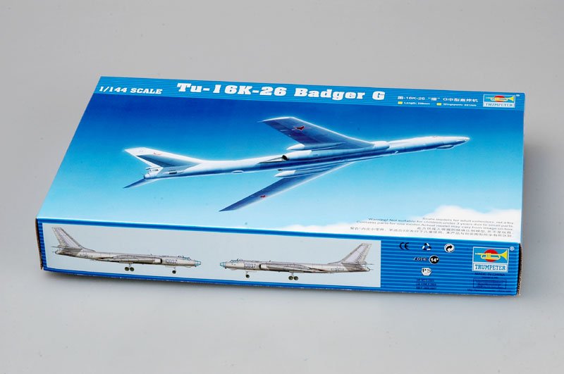 1:144 Сборная модель Советский стратегический бомбардировщик ТУ-16К-26 - 03907