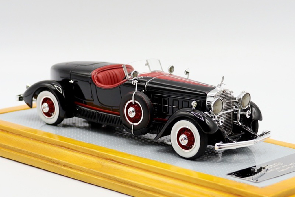 1:43 Cadillac 452A V16 Roadster Farina 1931 Original Car, Black/Red - IL43098