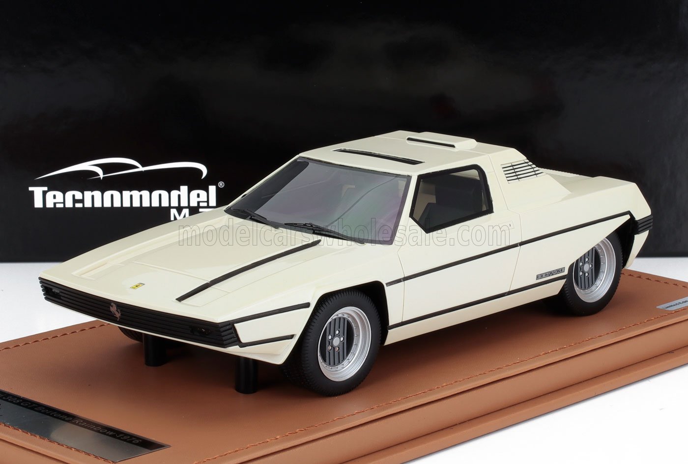 1:18 FERRARI 308 Gt Bertone Rainbow (1976), White Met - TM18-180A