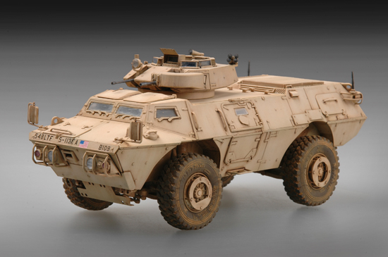 1:72 Сборная модель Бронетранспортёр американский  M1117 - 07131