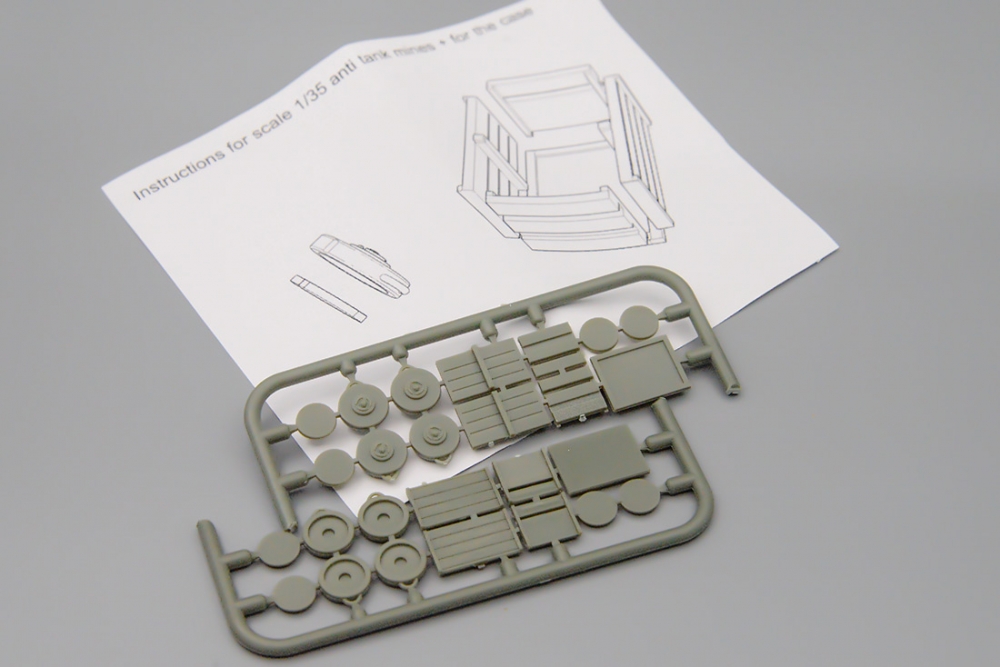 1:35 Сборная модель Противотанковые мины, ящики - 10002