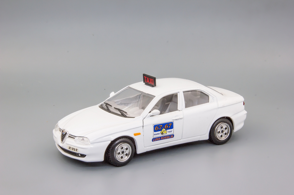 1:24 ALFA ROMEO 156 Taxi, white - 22044