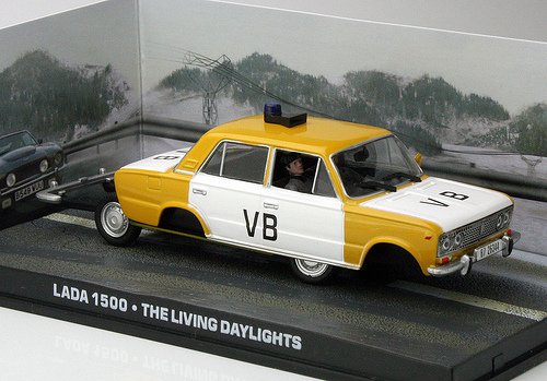 1:43 Lada 1500 VB Police из к/ф 'The Living Daylights', yellow - JB26