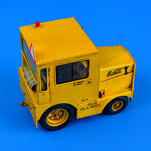 1:32 UNITED TRACTOR GC-340-4 A9 Cab-LPG - 320 050