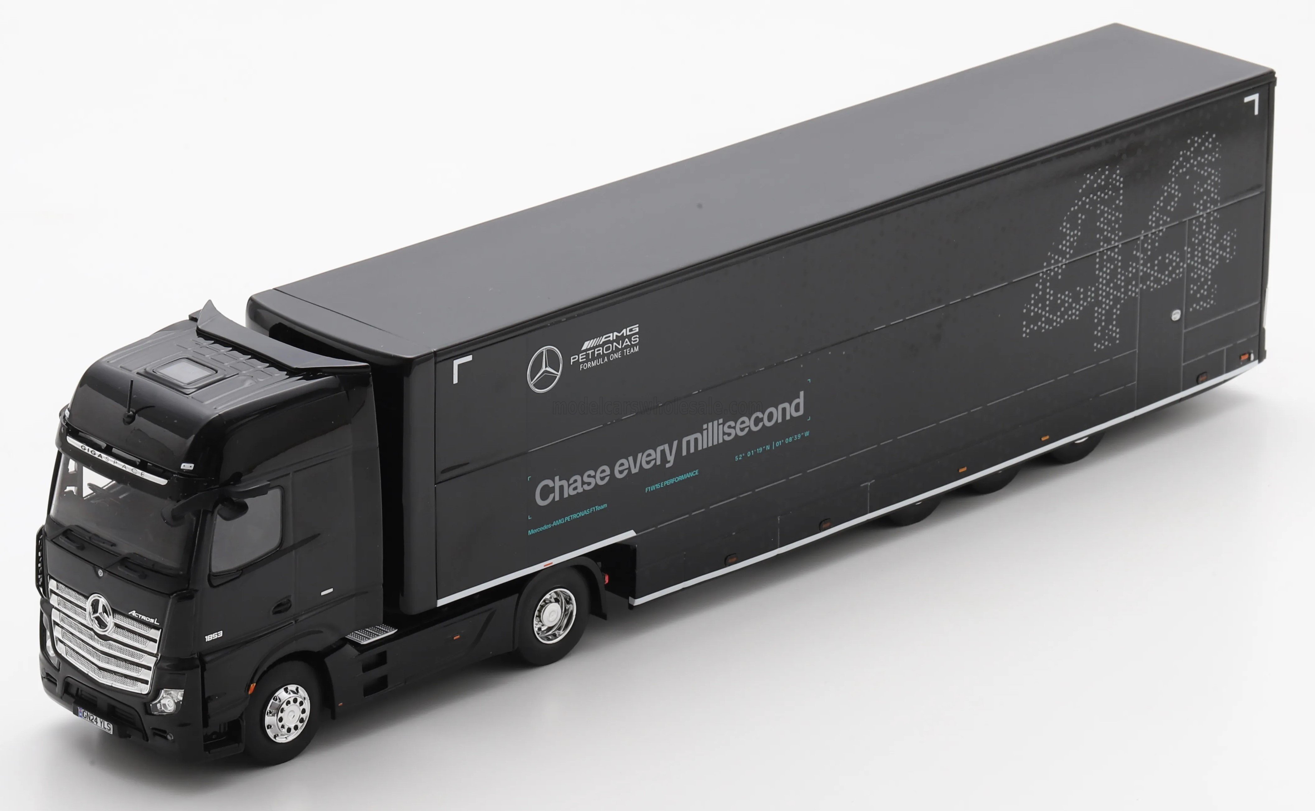 1:43 MERCEDES-BENZ Actros MP4 1851 Truck car Transporter Team Mercedes-AMG PETRONAS F1 FORMULA ONE (CHASE EVERY MILLISECOND) Season (2024) - S9512