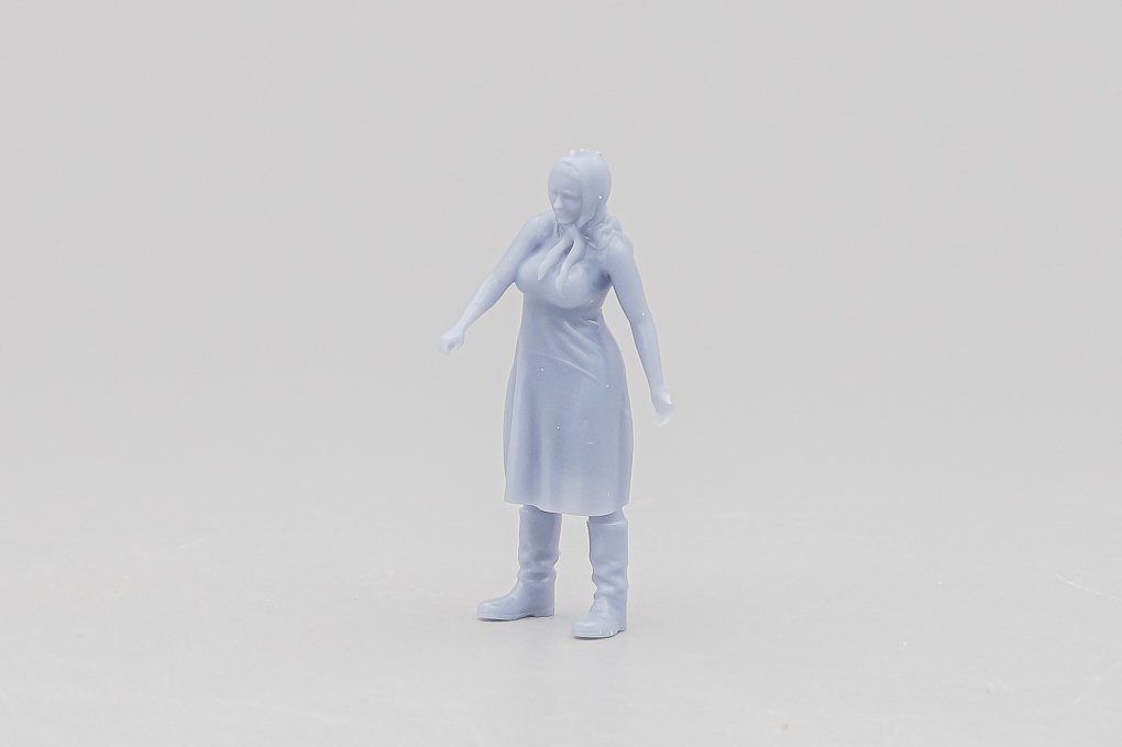 1:43 Фигурка Женщина в платке (неокрашенная) - DMS-43006