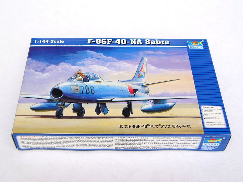 1:144 Сборная модель Американский истребитель North American F-86F-40-NA Sabre - 01321
