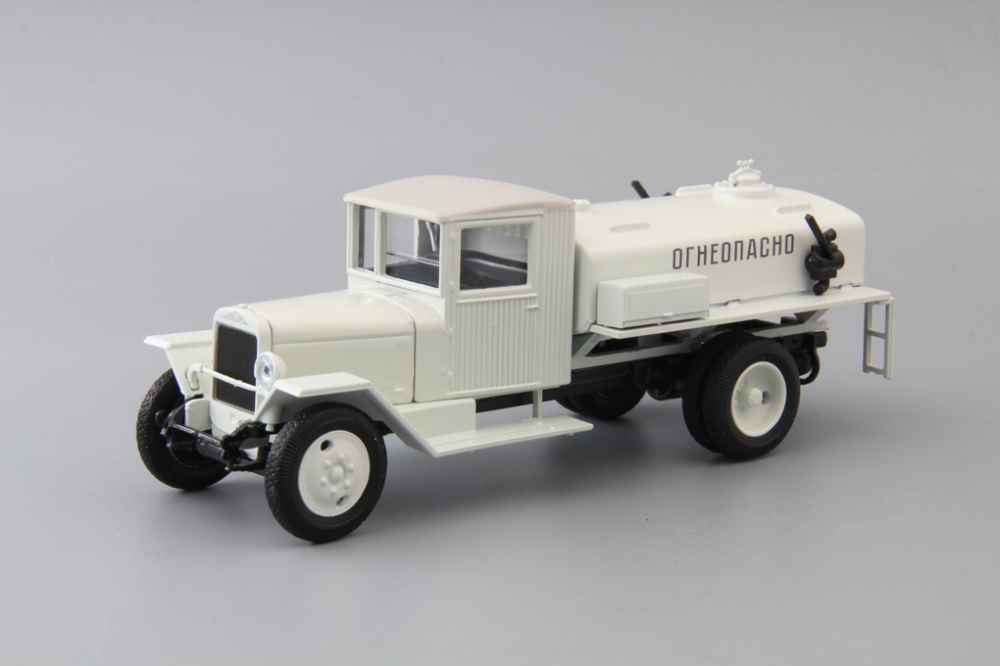 1:43 ЗИS-5В Топливозаправщик БЗ-42М, белый - H923