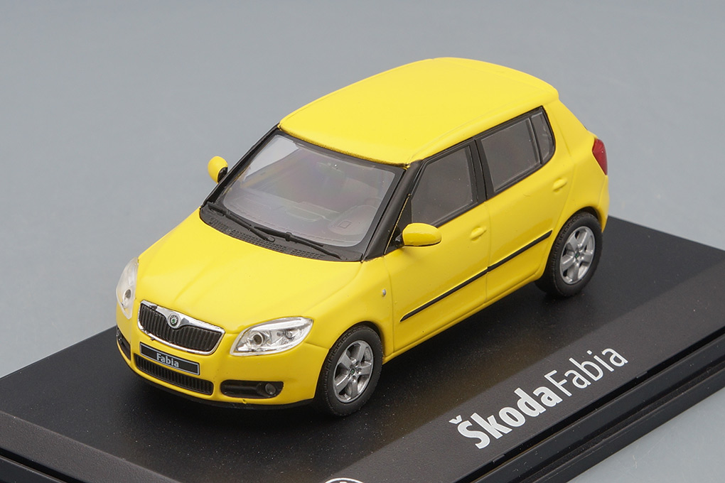 1:43 SKODA Fabia 2, sprint yellow - 008GE