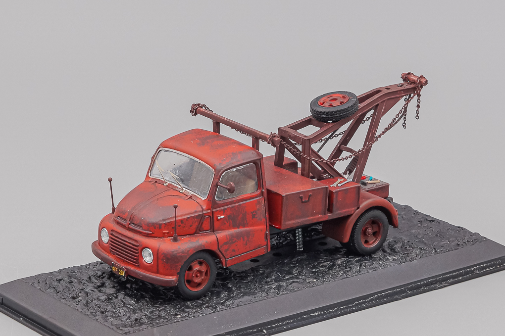 1:43 FIAT 615 Эвакуатор, красный - LD173
