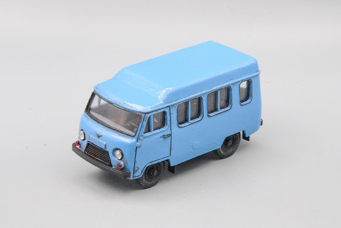 1:43 УАЗ ЛЭК 452 пассажирский, голубой, со следами эксплуатации - RG080